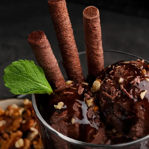 Vista 6 de Bauducco Rollos de oblea, chocolate y avellana, 14.1 onzas (paquete de 1) – Galletas rellenas de crema crujiente – Palitos de oblea enrollados