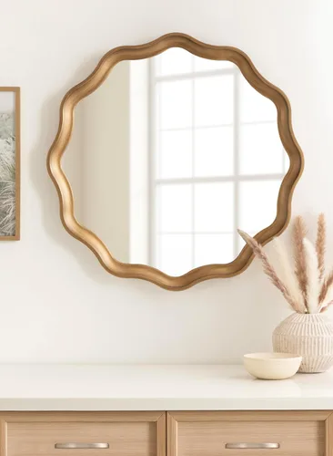 Vista 4 de Kate and Laurel Hatherleigh Espejo redondo de pared de madera de transición; 28 pulgadas de diámetro; dorado; moderno espejo circular de madera