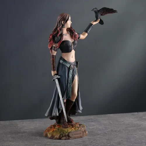 Vista 5 de Veronese Design Morrigan - Escultura de resina pintada a mano con la diosa celta del nacimiento y la batalla, de 11 pulgadas