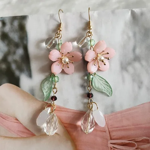 Vista 4 de Lindos pendientes de flor rosa pendientes de pétalo de doncella pétalo de cereza borla flores pendientes largos temperamento personalidad Stud