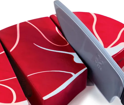 Vista 7 de Hape Tasty Proteins Set Juego de comida de madera para niños, juego básico de ingredientes y accesorios de cocina, multicolor