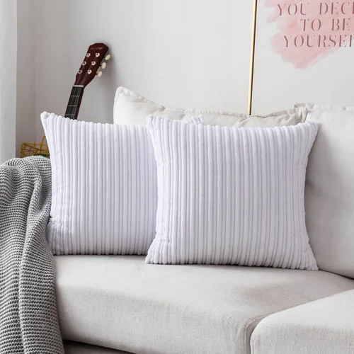 Vista 64 de UGASA - Fundas de almohada decorativas de terciopelo suave y sólidas de Navidad para sala de estar/sofá, 16 x 16 pulgadas, 2 unidades, color burdeos