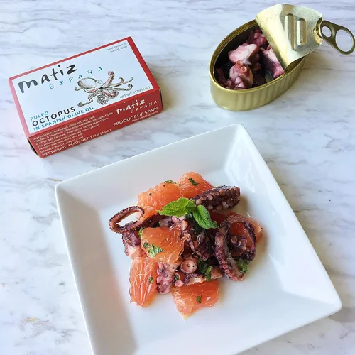 Vista 4 de Matiz Pulpo Pulpo de aleta amarilla salvaje en aceite de oliva 4.0 onzas