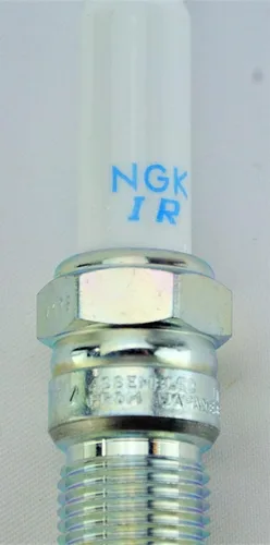 Vista 6 de NGK # 1465 Bujía de iridio láser IZTR5B11- 8 PIEZAS NUEVAS