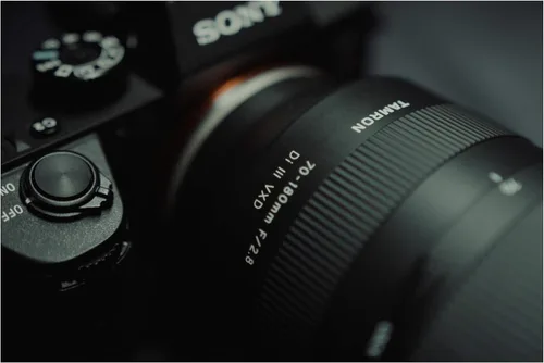Vista 7 de Tamron 2.756-7.087 in F/2.8 Di III VXD para Sony Full Frame/APS-C E-Mount, negro