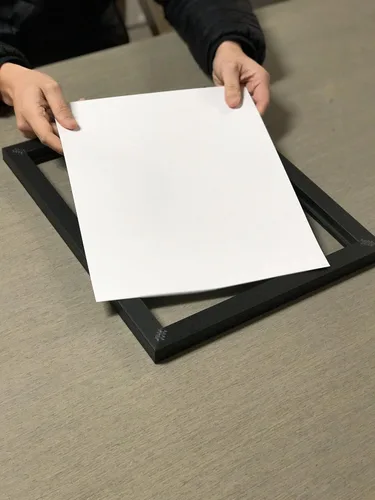 Vista 3 de Juego de 2 paneles de botellas de vino toscano blanco y tinto; juego de dos carteles de papel sin marco de 6 x 18 pulgadas