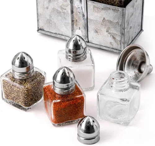 Vista 3 de ZEAYEA Juego de 24 saleros y pimenteros pequeños, mini tarros de condimentos de vidrio de 0.5 onzas con embudo, cubos de vidrio, macetas de especias