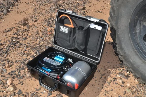 Vista 6 de ARB (CKMTP12) 12V Twin Motor High Performance Portable Air Compressor