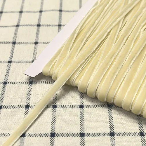 Vista 4 de Chenkou Craft Cinta de Terciopelo Beige 25 Yardas 1/4" Lotes a Granel (Beige, 1/4"(6mm))