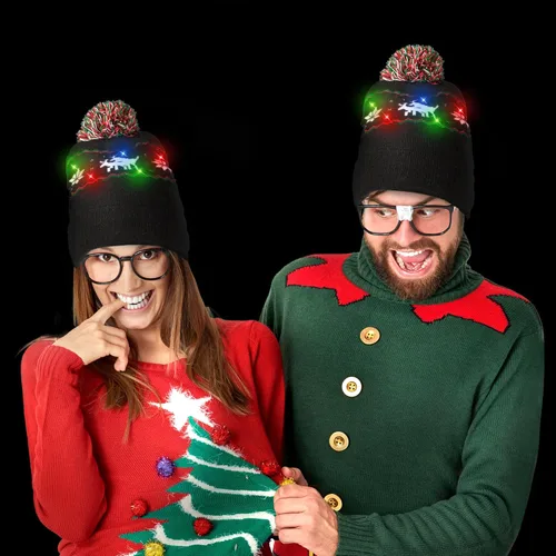 Vista 4 de Windy City Novelties Suéter feo de punto con luz LED, reno en reno, Navidad, Navidad, gorro - 3 modos intermitentes, Reno en reno