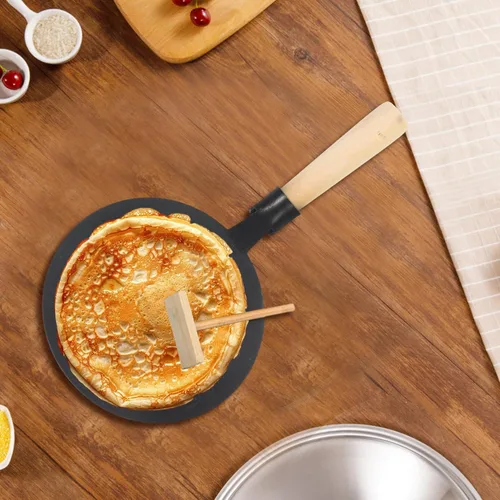 Vista 2 de 1 juego de sartén antiadherente para crepas con esparcidor de hierro fundido Dosa, sartén plana para panqueques con mango de madera para tortilla