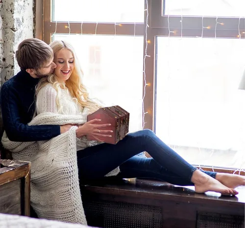 Vista 4 de SICOHOME Cofre del tesoro grande de 9.4 x 6.9 x 7 pulgadas, caja de tesoro pirata de madera con tapas con bisagras, recuerdo decorativo rústico