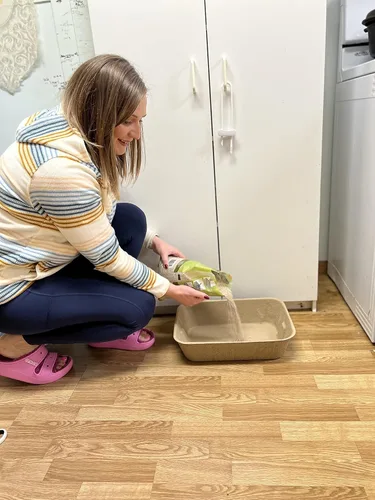 Vista 7 de Midlee Cajas de arena desechables grandes para gatos, juego de 20 bandejas de viaje para gatos