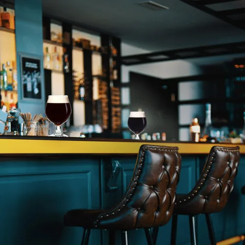 Vista 7 de Vaso de cerveza estilo belga tulipán con tallo – Vasos de cerveza Lambic de 16 oz – Juego de 4 con posavasos