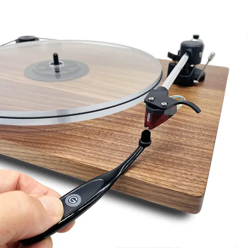 Vista 3 de GrooveWasher SC1 - Cepillo de limpieza para limpiar la aguja de cartucho de tocadiscos LP – Mango antiestático de fácil agarre para una eliminación