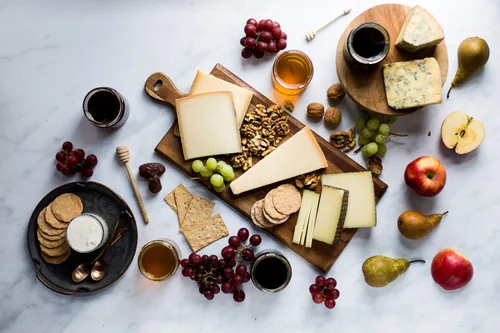 Vista 6 de Miel de orégano galardonada Obtenida en altitud del Monte Olimpo Cruda sin filtrar 10.5 onzas