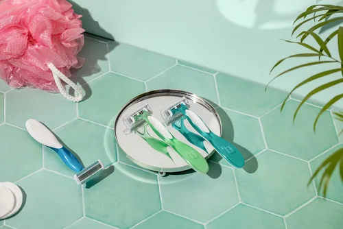 Vista 8 de BIC Soleil Comfort - Maquinilla de afeitar desechable de 4 hojas para mujer para piel sensible para un afeitado suave y cerrado, juego de maquinilla
