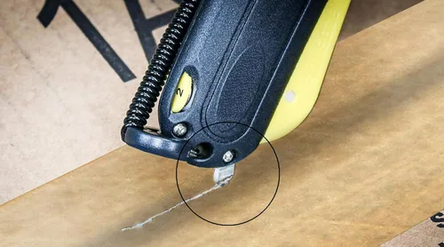 Vista 2 de Veltec EZ-2000 Cuchillo de utilidad para caja de seguridad, divisor de cinta en la parte posterior, ajuste de profundidad de 3 cuchillas, gatillo