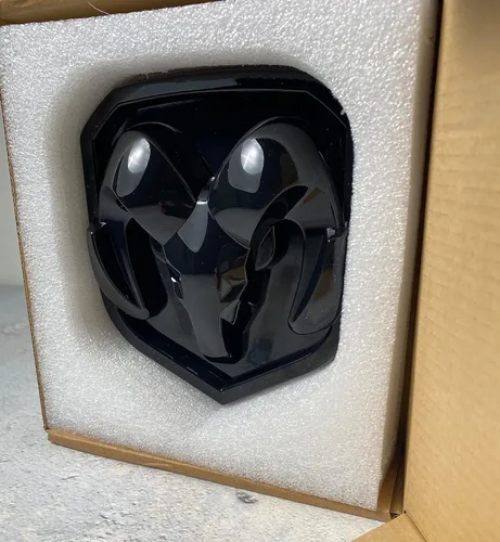 Vista 3 de Autogem 2013–2018 Emblema de parrilla para RAM 1500 2500 3500 – Insignia de reemplazo negro mate