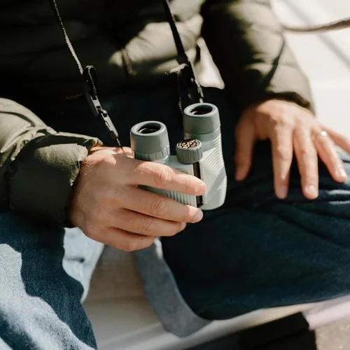 Vista 8 de Nocs Provisions Edición Estándar 8x25 Prismáticos Impermeables, 8X Magnificación, Prisma Bak4, Lentes Multicapa de Amplia Visión para Observación