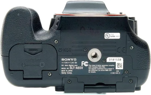 Vista 3 de Sony SLT-A65V 24.3 MP Translucent Mirror Digital SLR With 18-55mm Lens