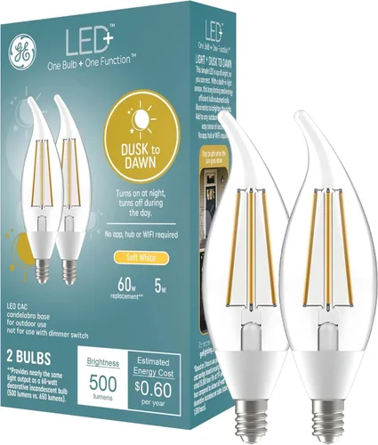 GE LED+ Bombillas LED del anochecer al amanecer, luces de seguridad automáticas para exteriores, luz blanca suave, base de candelabro E12 (paquete