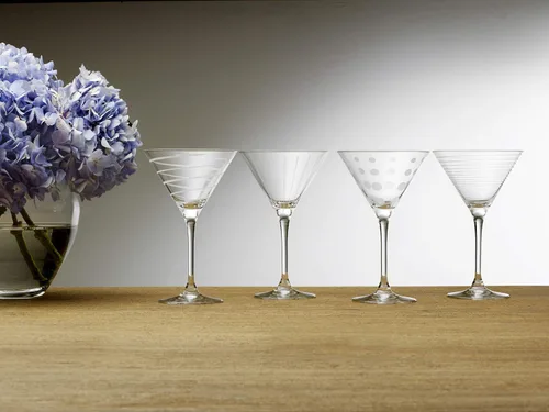 Vista 4 de Mikasa - Juego de 4 copas de martini de 10 onzas, de la colección Cheers