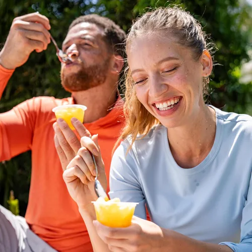Vista 8 de Dole Trozos de Piña y Frutas Tropicales en Jugo 100% Pack Variado - Dole Cuencos de Fruta Snacks - Cuencos de 4 oz - Paquete de 12
