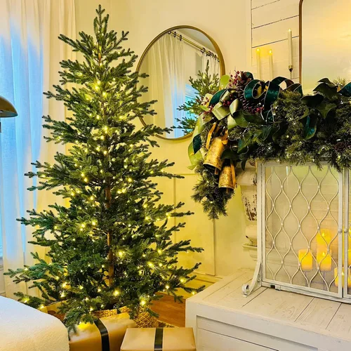 Vista 7 de Haute Decor Árbol de Navidad de abeto alpino de Alberta de 7 pies esmerilado