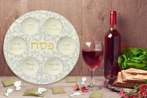 Vista 3 de Rite Lite Plato de seder clásico de curlicue blanco y azul con detalles dorados, elegante y moderno plato de pesaj, receta hebrea e inglesa Hagadá
