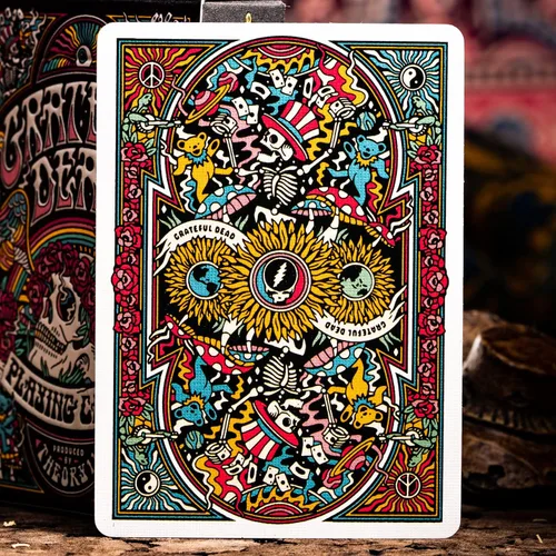 Vista 6 de theory11 Cartas Grateful Dead Baraja Premium con Ilustraciones Icónicas Temáticas de la Banda