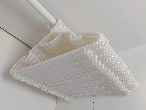 Vista 4 de Perchas de perlas de plástico resistentes de 10 piezas. Colgador de novia para vestido de novia. Perchas de dama de honor. Percha para camisa