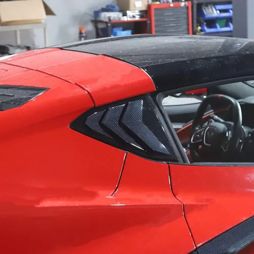 Vista 3 de Rejilla de ventana lateral de fibra de carbono con cubierta de ventilación para Chevrolet Corvette C8 Coupé 2020-2025 (fibra de carbono)