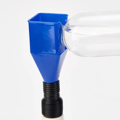 Vista 5 de Embudos para uso automotriz, Embudo flexible para herramientas de drenaje, Embudo de combustible automotriz retráctil, embudo de aceite para coches