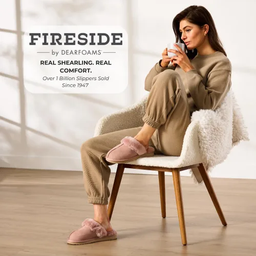Vista 2 de Fireside by Dearfoams Women's Fireside Sydney Shearling Fur IndoorOutdoor Scuff Slipper With Wide Widths