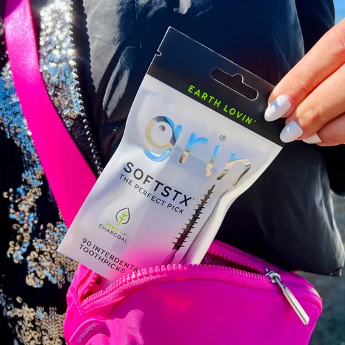 Vista 7 de Grin Softstx con infusión de carbón, púas dentales suaves, 90 unidades, cerdas suaves y flexibles, palillo de dientes texturizado, sabor a menta