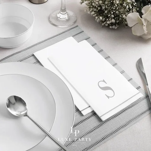 Vista 3 de Luxe Party Paquete de 112 servilletas con monograma Letra S inicial Desechables Aerolaid premium Tacto de lino Ajuste de mesa decorativo