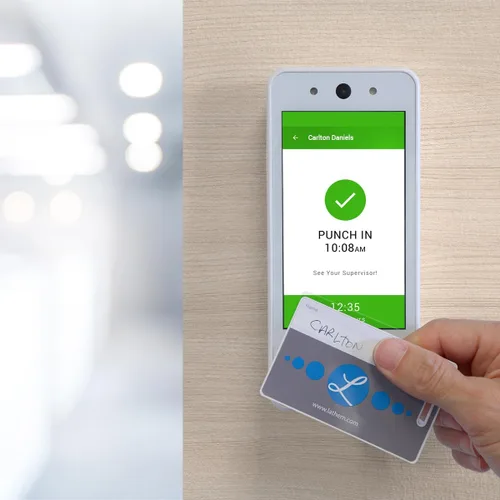 Vista 3 de Lathem Sistema de reloj de tiempo Wi-Fi sin contacto con 15 insignias (PCEXPRESS)