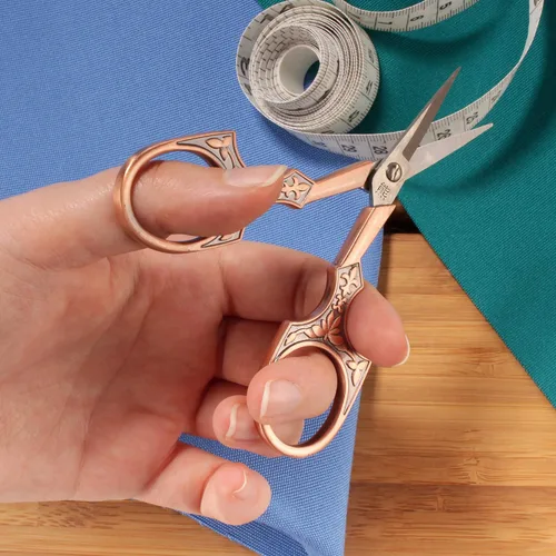 Vista 5 de JubileeYarn - Tijeras de bordado de estilo antiguo, color cobre, 1 par