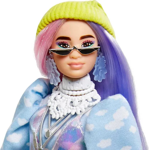 Vista 5 de Muñeca Barbie Extra y accesorios con aspecto brillante, cabello de fantasía rosa y morado y gorro de neón con cachorro mascota