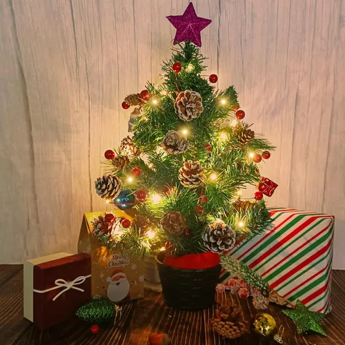 Vista 4 de Korlon Tec - Guirnalda navideña preiluminada con luces de 7 pies, guirnalda navideña con 20 luces LED y baya roja, luces de cuerda de pino operadas