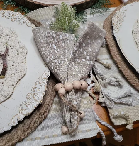 Vista 8 de Servilletero hecho a mano con cuentas de madera y cordel de yute, soporte para servilleteros de madera rústica asequible para decoración de mesa