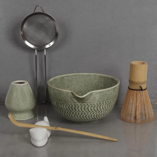 Vista 2 de Juego de batidor de matcha, juego de 8 piezas de matcha japonés, juego de matcha de ceremonia con tamiz de matcha, cuenco de matcha, soporte