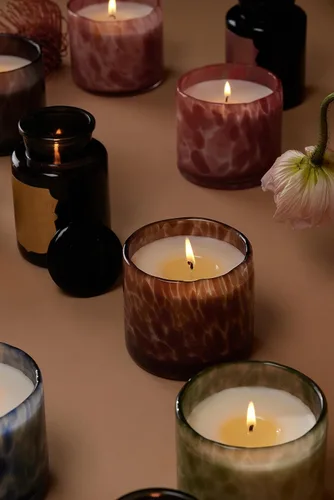 Vista 3 de Paddywax Velas de lujo hechas a mano de vidrio soplado artesanal, vela de lujo, 8 onzas, rosa azafrán