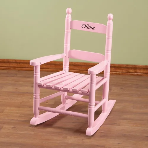 Vista 2 de Miles Kimball Mecedora infantil rosa personalizada de madera - fuente negra