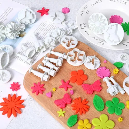 Vista 4 de M MOACC Herramientas para tartas, 36 piezas, fondant, galletas, émbolo Sugarcraft, flor, hoja, mariposa, forma de corazón, decoración de molde