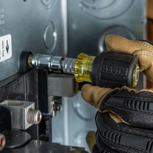 Vista 3 de Klein Tools 65131 Destornillador de tuerca 2 en 1, accionamiento deslizante de cabeza hexagonal, 1-1/2 pulgadas