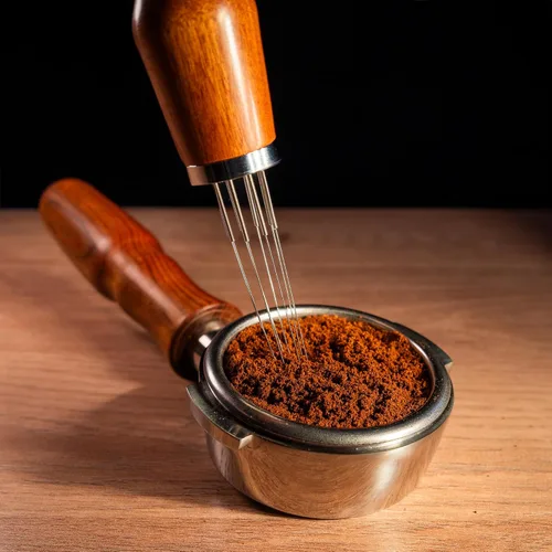 Vista 3 de WDT Tool Espresso - Agitador de café espresso profesional - Acero inoxidable 8 agujas 0.014 in - Mango de madera natural tipo aguja - Soporte