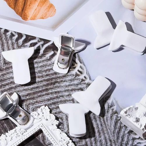 Vista 7 de Patelai 36 piezas de pinzas acolchadas para edredón, clips blancos para edredón, sujetadores acolchados para mantas para asegurar la ropa de cama