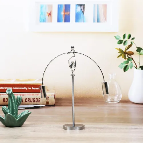 Vista 2 de Juguete de equilibrio Sunnytech de acero para la física, juguete artístico de equilibrio, juguete de equilibrio descompresivo artístico